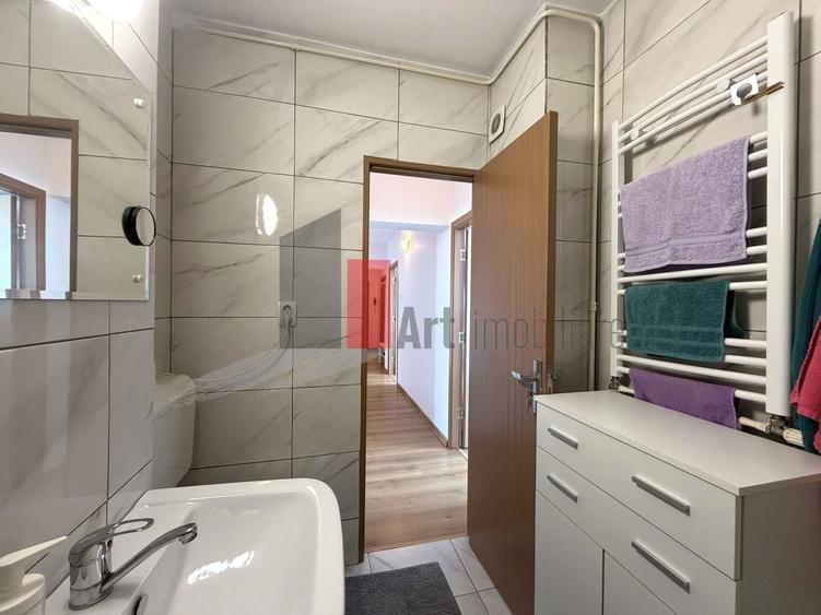 Apartament cu 3 camere decomandat, mobilat în Dristor