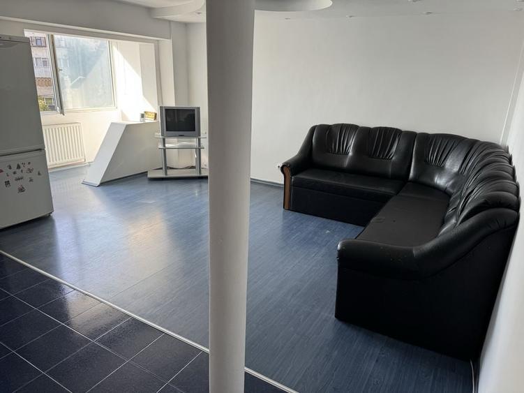 Apartament cu 3 camere decomandat în Păcurari