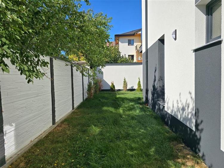 Duplex cu 5 camere cu Canalizare în Bucureștii Noi