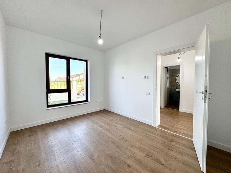 Duplex cu 5 camere cu Canalizare în Dumbrăvița
