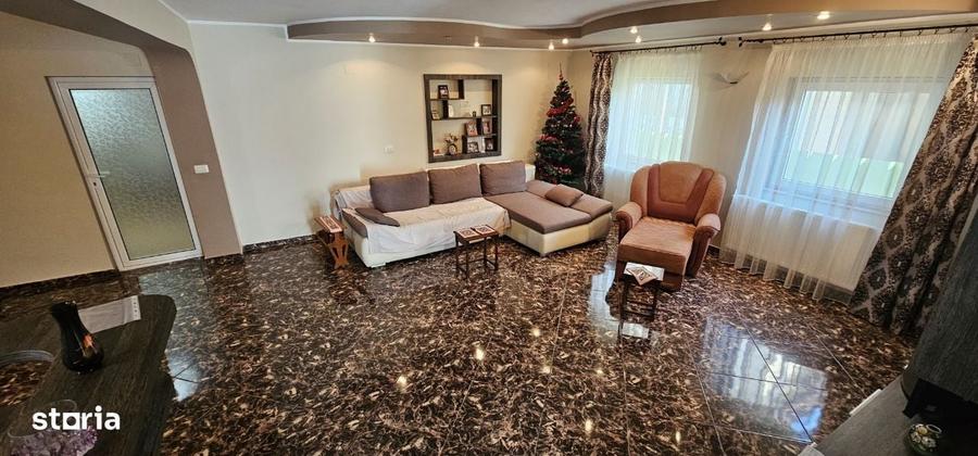 Casă cu 3 camere cu Teren 544 Mp în Central