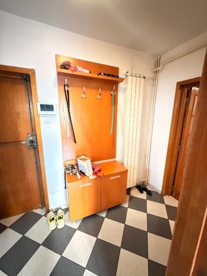 Apartament cu 3 camere decomandat, mobilat în Calea Călărașilor
