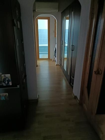 Apartament cu 3 camere decomandat în Exterior Vest