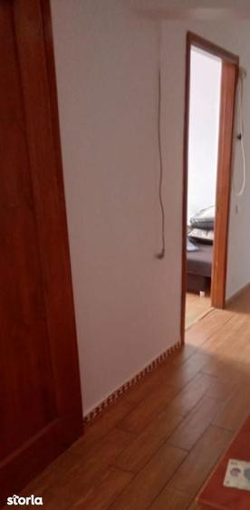 Apartament cu 3 camere decomandat în Tineretului