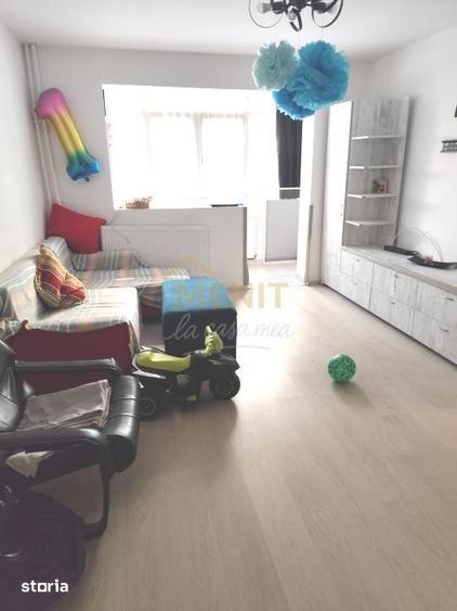Apartament cu 2 camere decomandat, mobilat în Sud