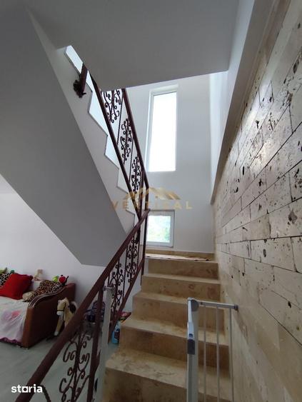 Casă cu 5 camere cu Teren 280 Mp în Vidra