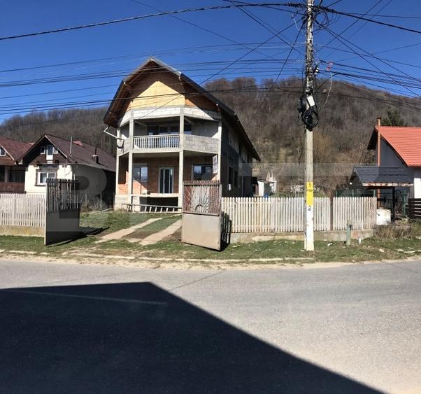 Casă individuală cu 6 camere cu Teren 3050 Mp în Bezdead