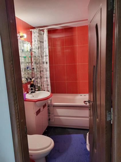 Apartament cu 3 camere decomandat în Nicolina