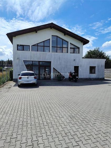 Spațiu comercial, de 350 mp, în Central
