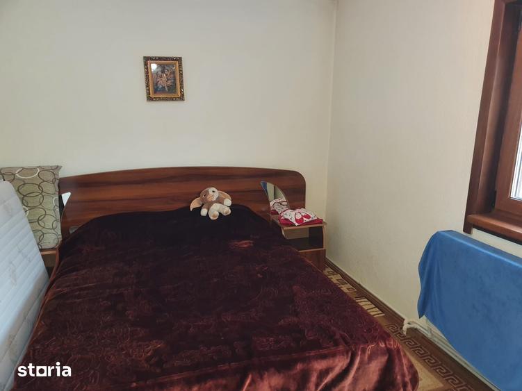 Casă cu 5 camere cu Teren 520 Mp în Vlădești