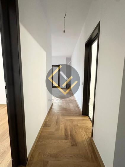 Apartament cu 2 camere decomandat în P-ta Presei Libere