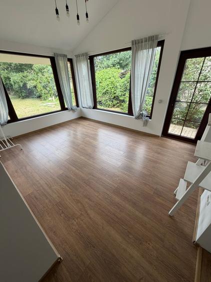 Casă individuală cu 7 camere cu Teren 1300 Mp în Braytim
