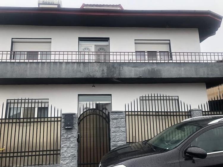 Casă cu 6 camere cu Teren 226 Mp în Eforie Nord