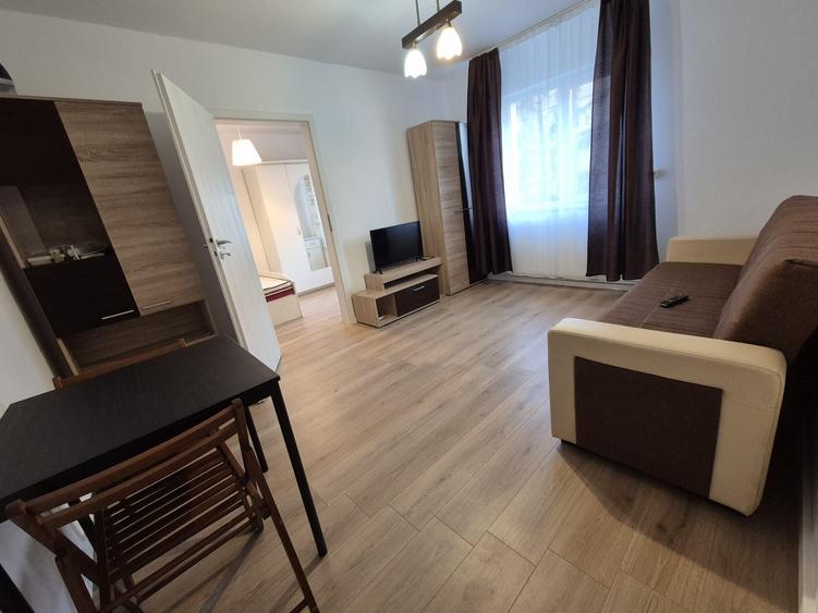 Apartament cu 2 camere semidecomandat în Central