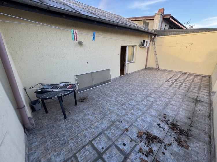 Apartament cu 2 camere semidecomandat, mobilat în Central