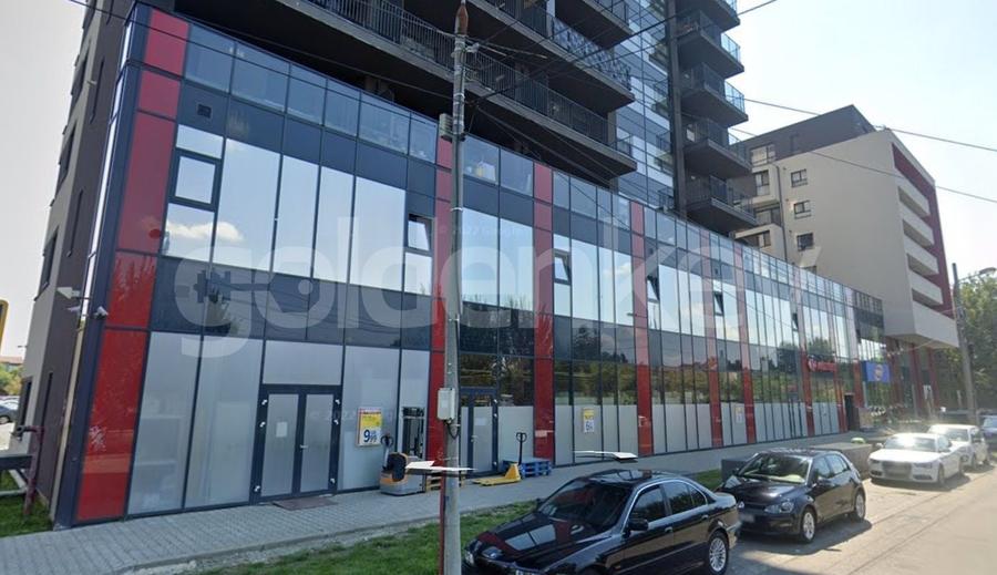 Spațiu comercial, de 3,265 mp, în Central