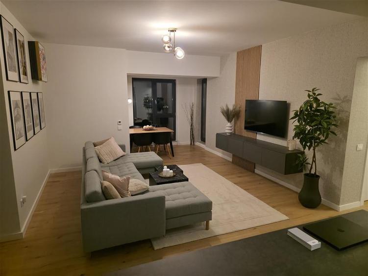 Apartament cu 4 camere decomandat, mobilat în Pipera