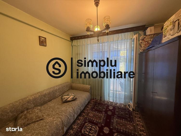 Apartament cu 3 camere semidecomandat în Rovine