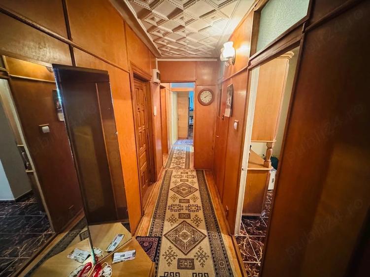 Apartament cu 3 camere decomandat în Central