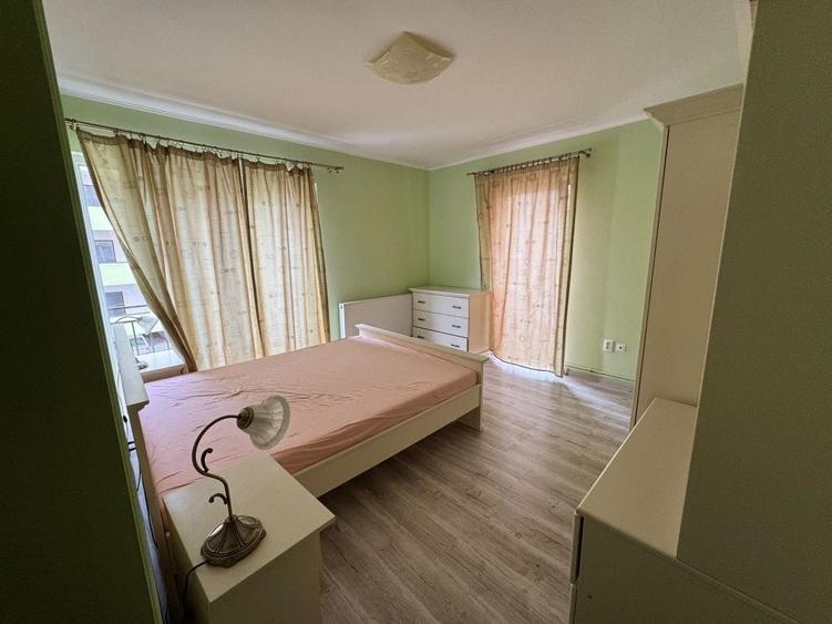 Apartament cu 3 camere decomandat în Florești