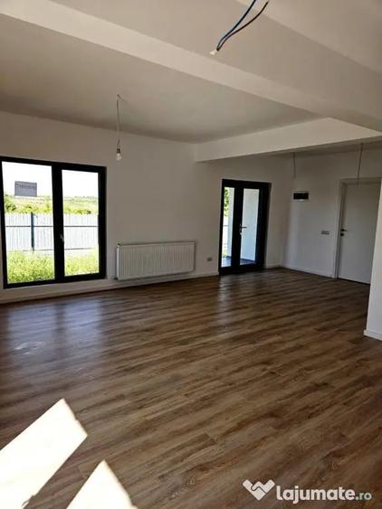 Casă cu 3 camere cu Teren 350 Mp în Vișan