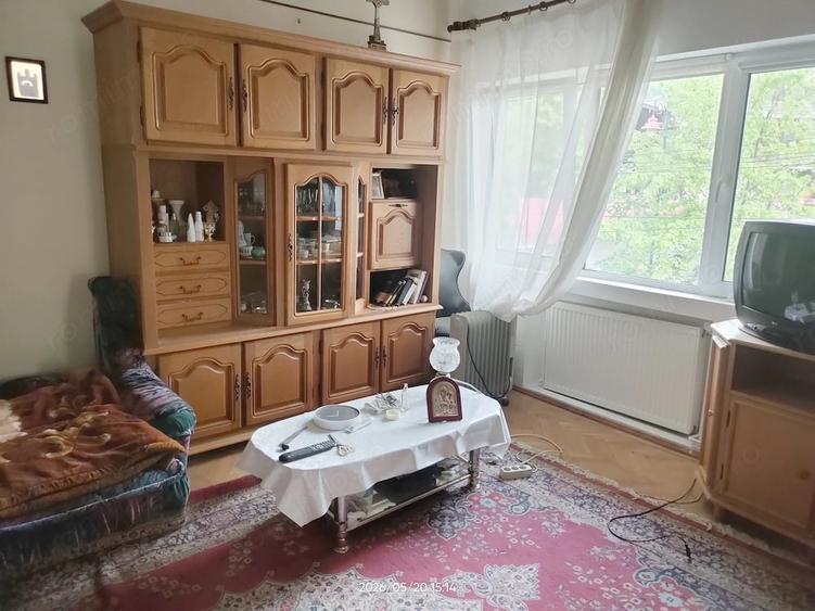Casă cu 5 camere cu Teren 100 Mp în Central