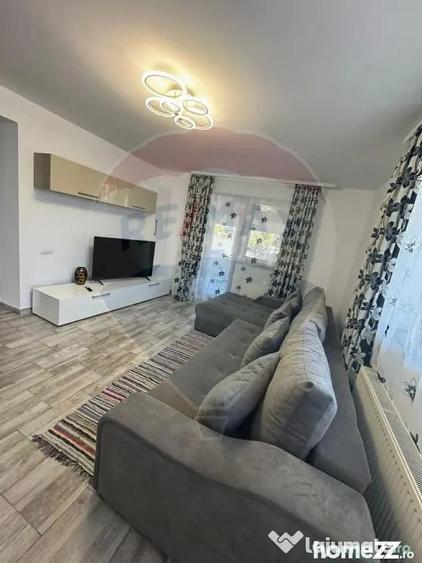 Casă cu 5 camere cu Teren 481 Mp în Domnești