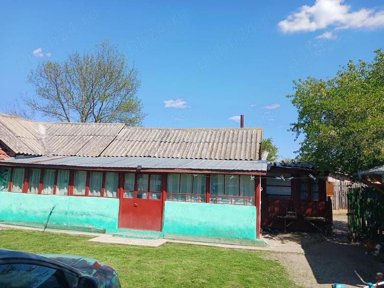 Casă cu Teren 1900 Mp în Central