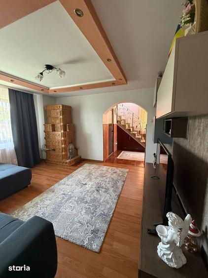 Casă cu 4 camere cu Teren 140.7 Mp în Păulești