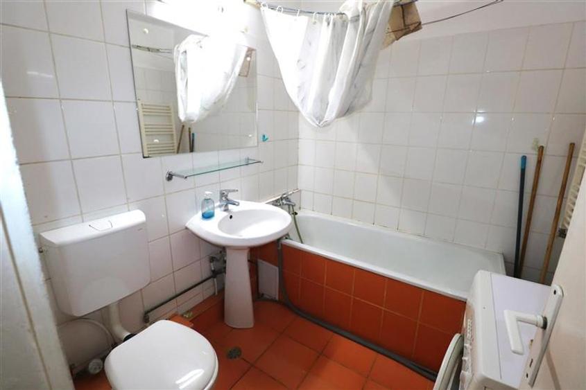 Apartament cu 2 camere decomandat în Complex Studențesc