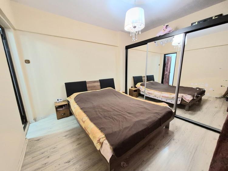 Apartament cu 2 camere decomandat în Micro 17