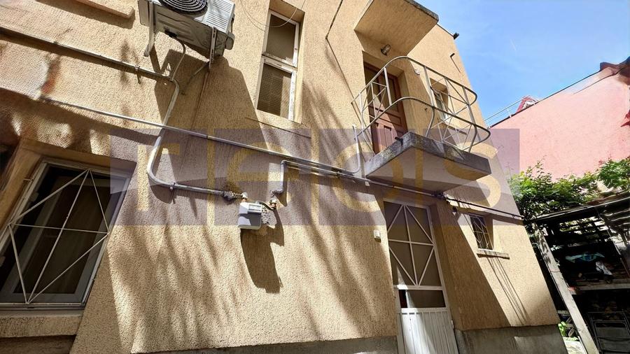 Casă individuală cu 5 camere cu Canalizare în Domenii