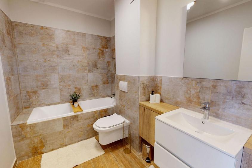 Penthouse cu 3 camere semidecomandat, mobilat în Exterior Vest