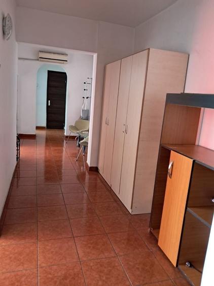 Apartament cu 3 camere decomandat, mobilat în Gorjului