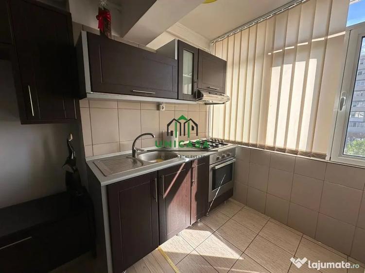 Apartament cu 3 camere decomandat în Ostroveni