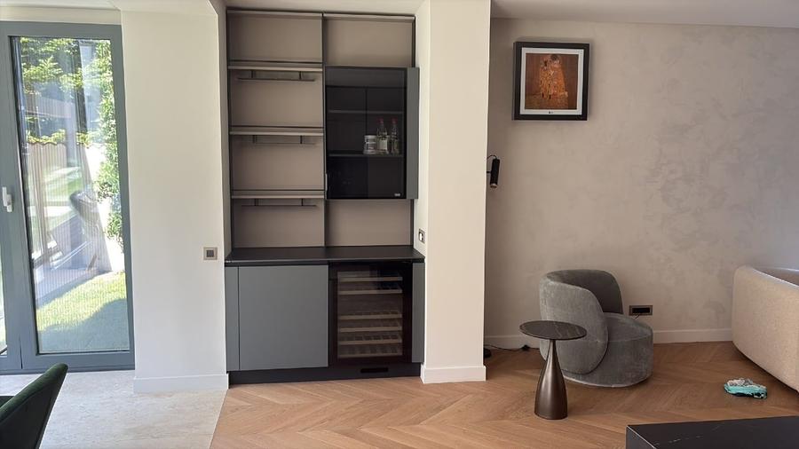 Apartament cu 4 camere decomandat, mobilat în Central