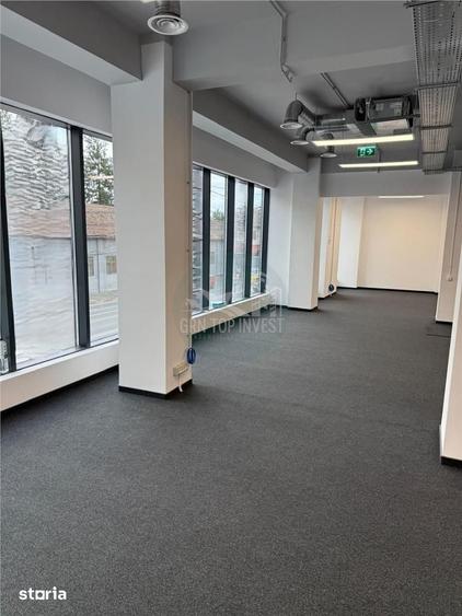 Spațiu comercial, de 200 mp, în Central