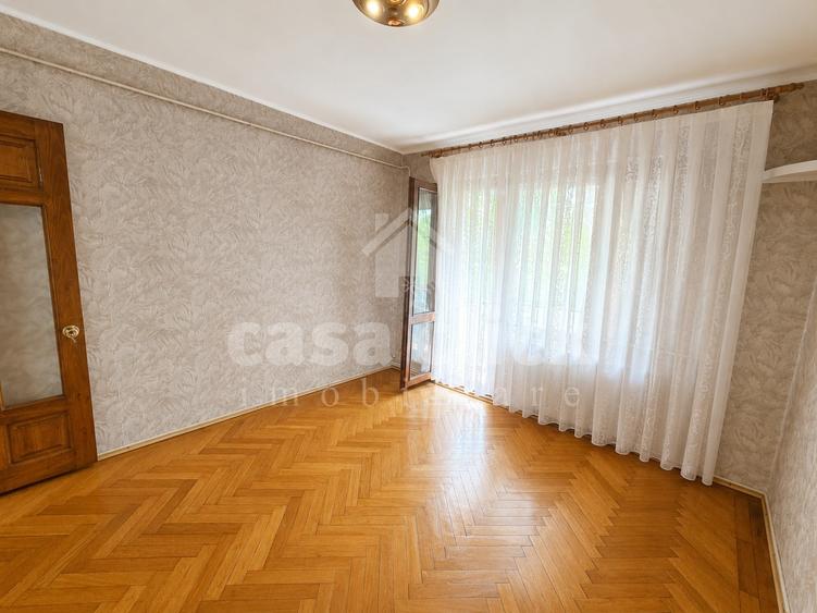 Apartament cu 4 camere decomandat în Central