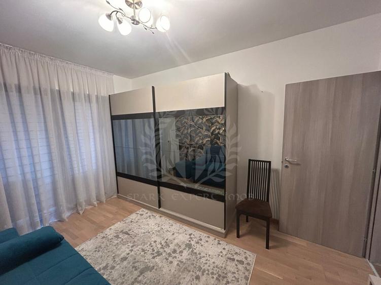 Apartament cu 3 camere decomandat, mobilat în Albert