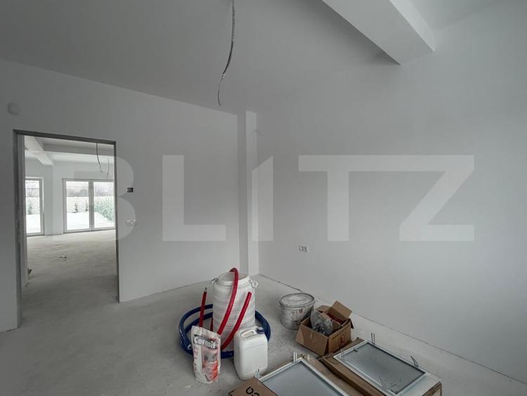 Duplex cu 5 camere cu Canalizare în Dumbrăvița