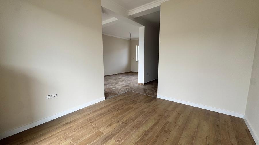 Duplex cu 4 camere cu Canalizare în Giroc