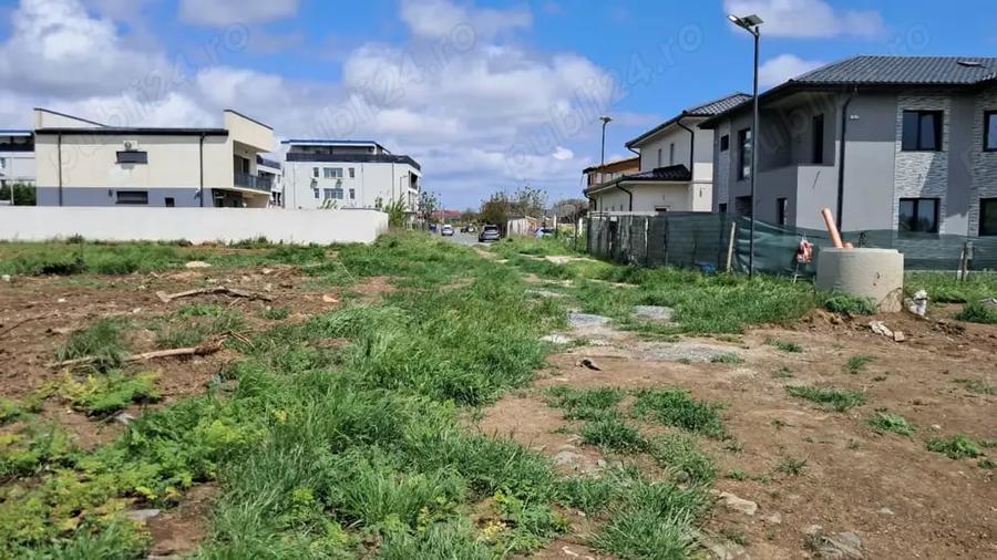 Teren de 445 mp, în Ovidiu