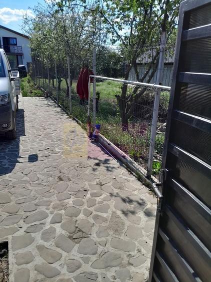 Casă individuală cu 5 camere cu Canalizare în Tineretului
