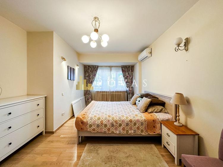 Casă individuală cu 8 camere cu Canalizare în Pipera