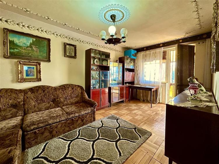 Apartament cu 4 camere decomandat în Central