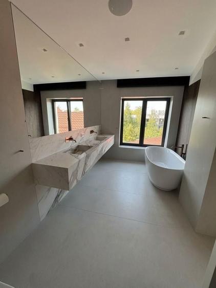Casă individuală cu 12 camere cu Piscina în Băneasa