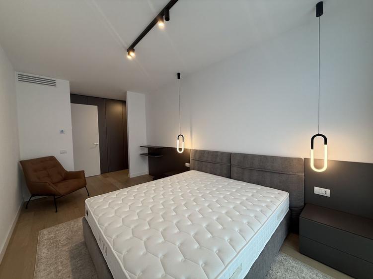 Apartament cu 4 camere decomandat în Arcul de Triumf