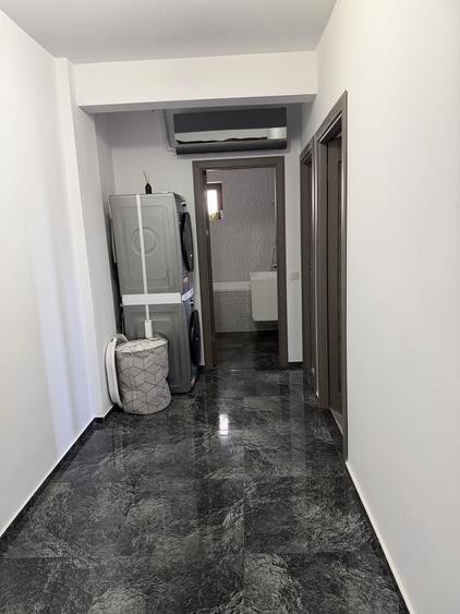 Apartament cu 3 camere decomandat în Vărsătura