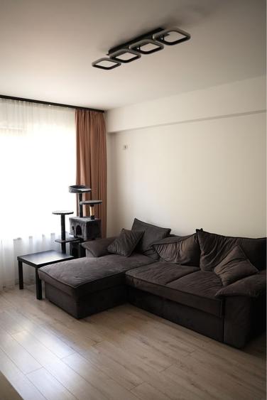 Apartament cu 3 camere decomandat în Valea Adâncă