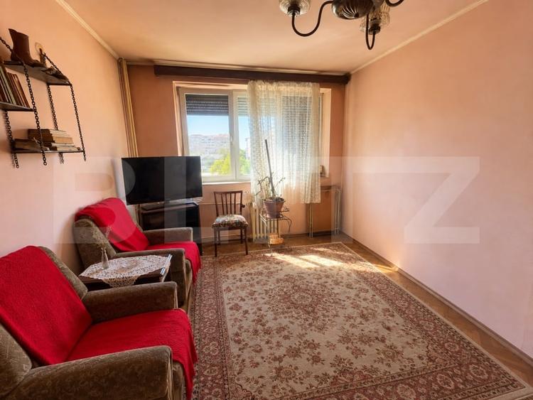 Apartament cu 2 camere semidecomandat, mobilat în Rogerius